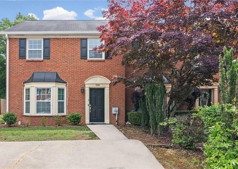1566 Paces Ferry North Dr SE