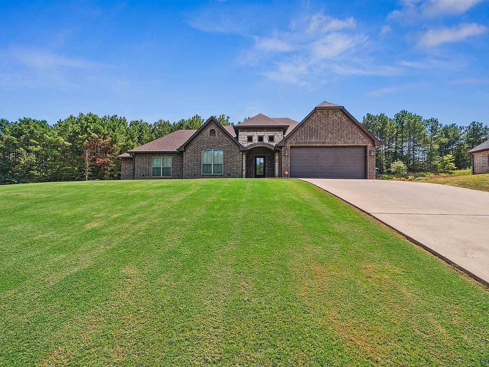 1st image of 210 Bralan Dr