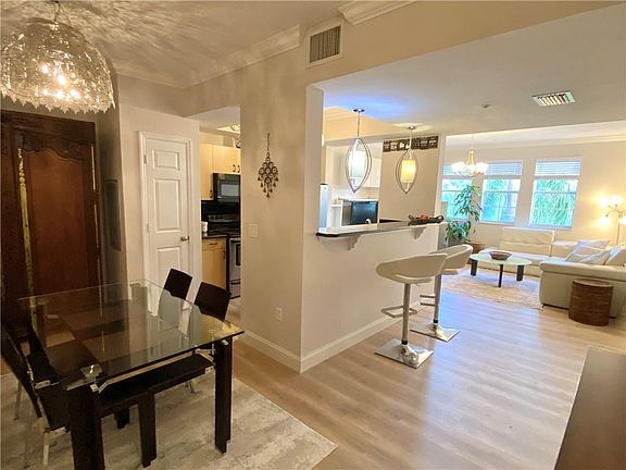 2nd image of 533 NE 3rd Avenue #322
