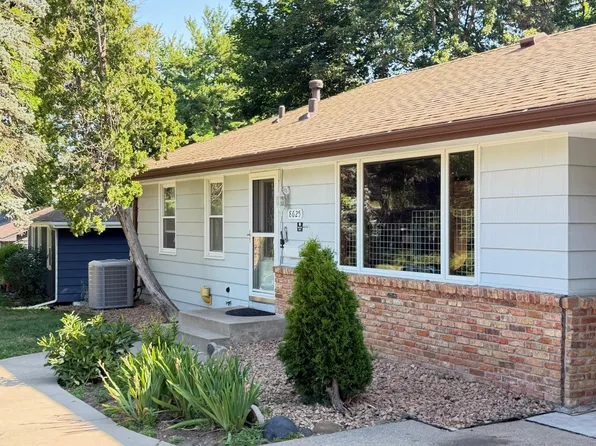 8625 Poplar Bridge Curv, Bloomington, MN 55437