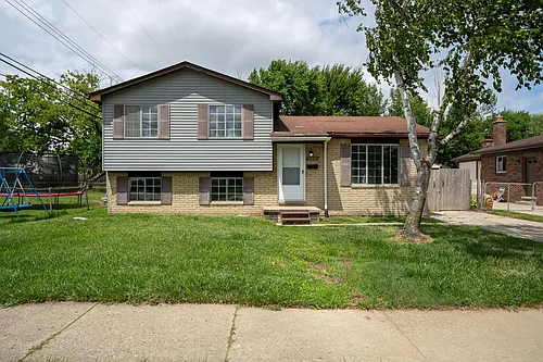 15841 Dort St Photo 1