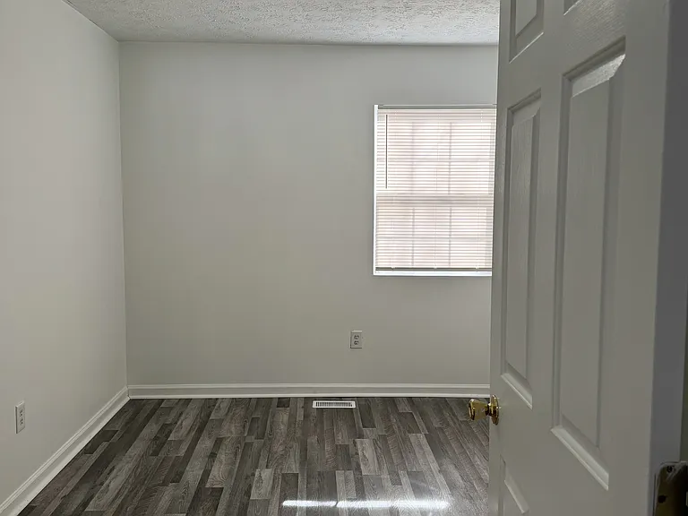10 Martin Dr — Photo 6