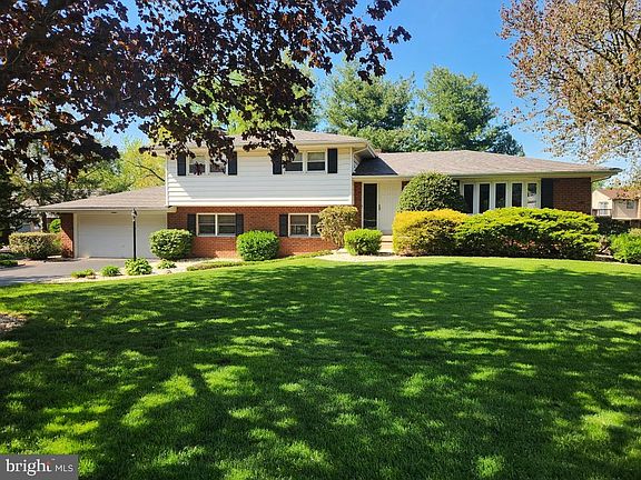 2nd image of 85 Country Ln