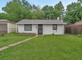 327 Hughes Ave, Lockport, IL 60441