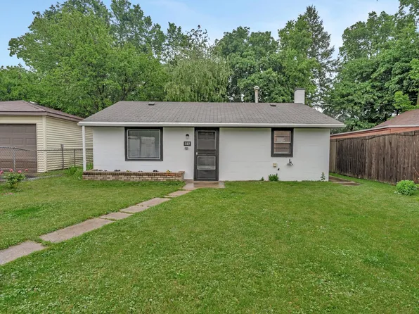 327 Hughes Ave, Lockport, IL 60441