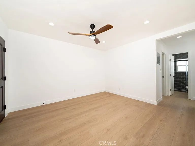 1050A Cedar Ave — Photo 3