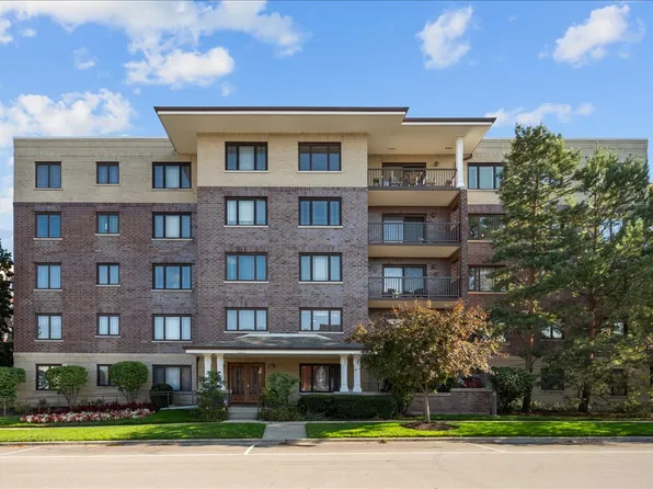 650 Laurel Ave APT 303, Highland Park, IL 60035