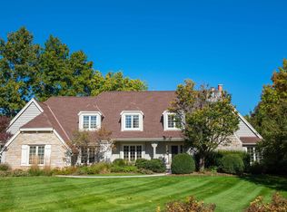 W238N3346 Pine Hill Ct, Pewaukee, WI 53072