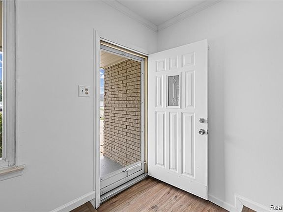 4th image of 4051 Dickson Dr