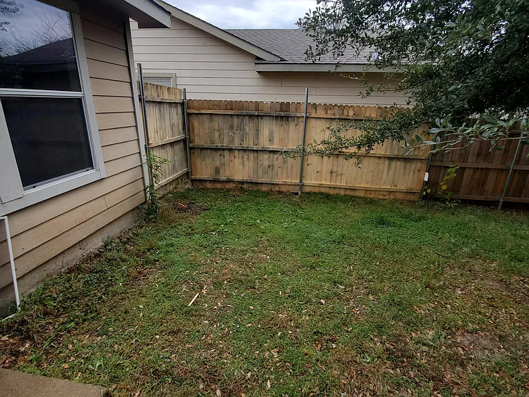 3025 Saint Ursula Dr — Photo 4