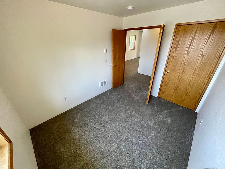 5631 N Hills Dr — Photo 28