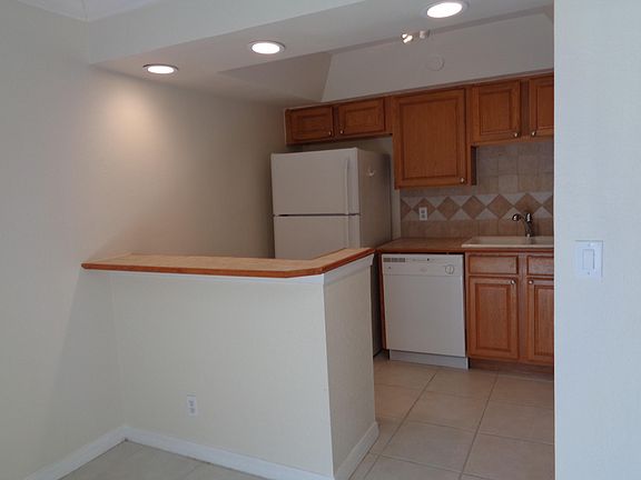 4th image of 312 SOUTHWIND Drive #104