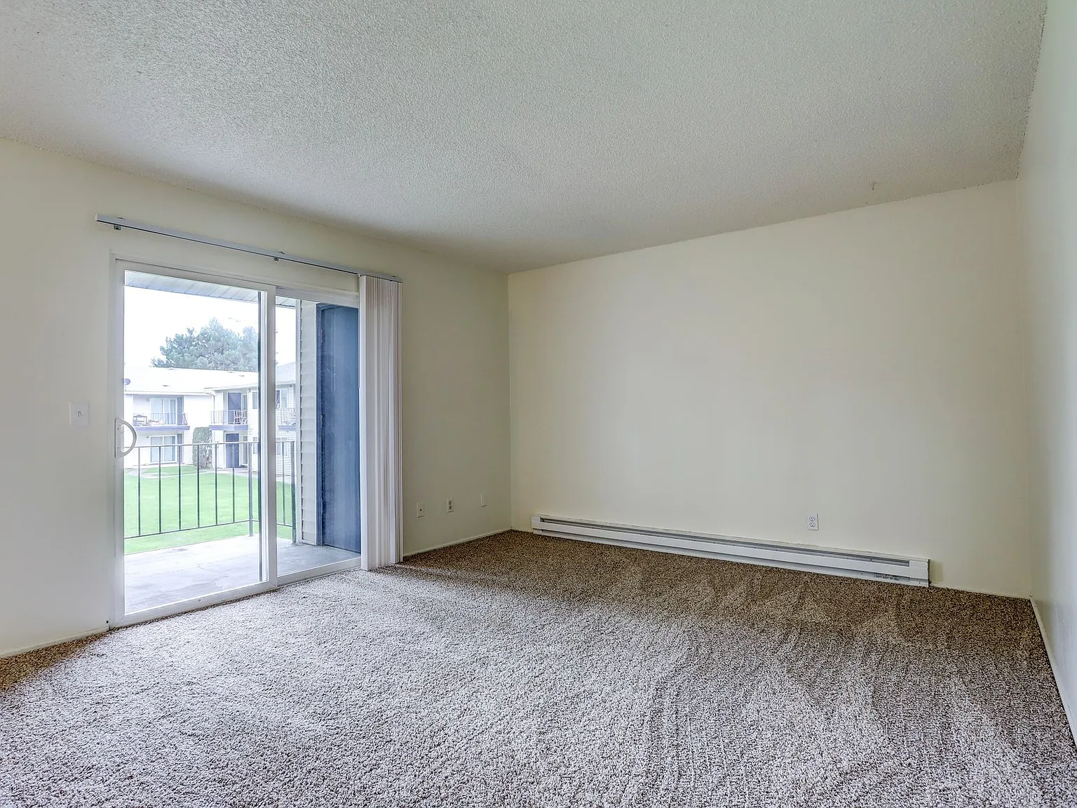 Awesome location near Salish Ponds City Park. — Photo 3