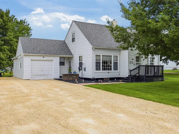 210 Hubbell St, Martelle, IA 52305