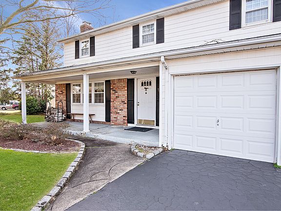 2nd image of 10 Mosby Dr