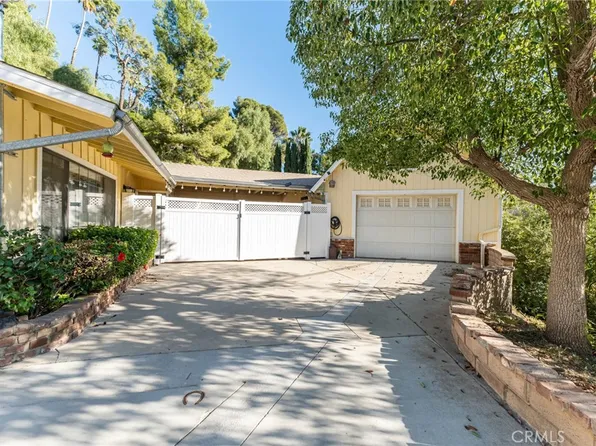 9994 Wornom Ave, Sunland, CA 91040