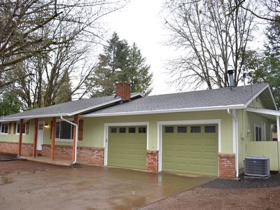 329 S Kerby Ave, Cave Junction, OR, 97523