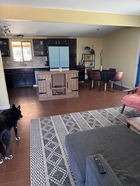 4 bed, 1400 sqft, $850 — Photo 2