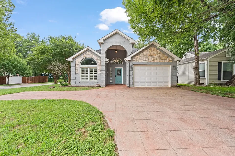 4001 Dexter Ave
