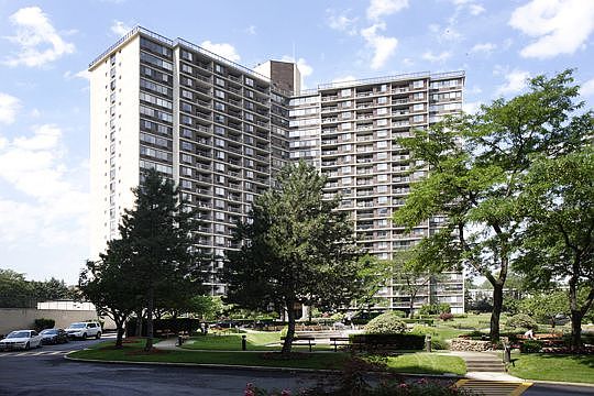 5th image of 1 Bay Club Dr APT 17M