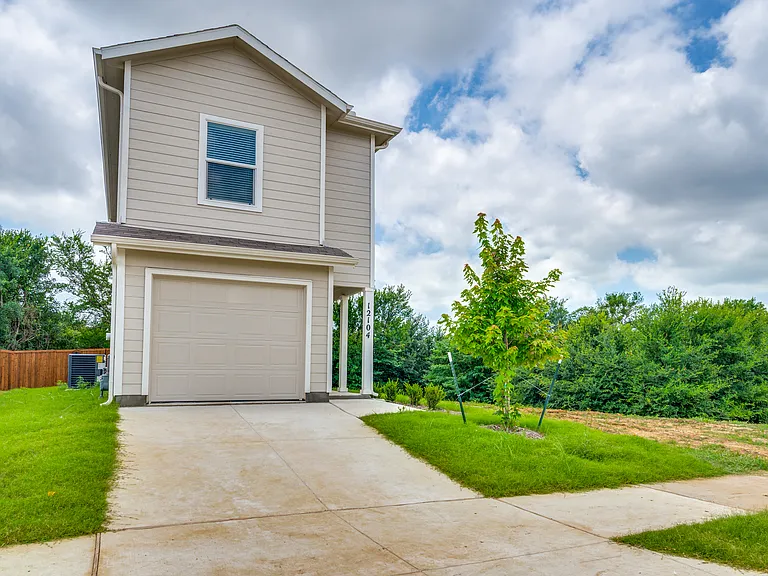 12104 Steeplechase Dr — Photo 2