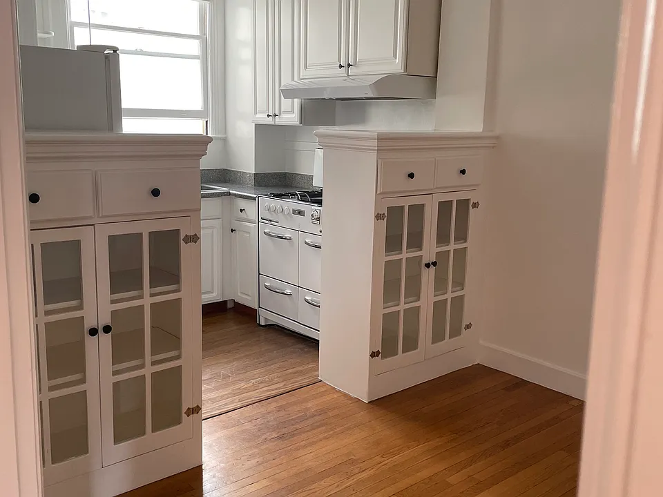 Kitchen & Dining area