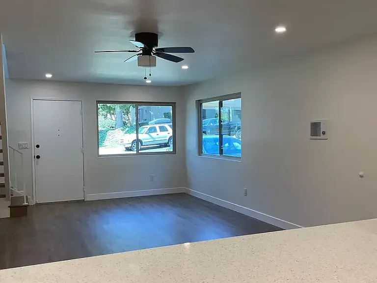 7805 Camino Raposa — Photo 3