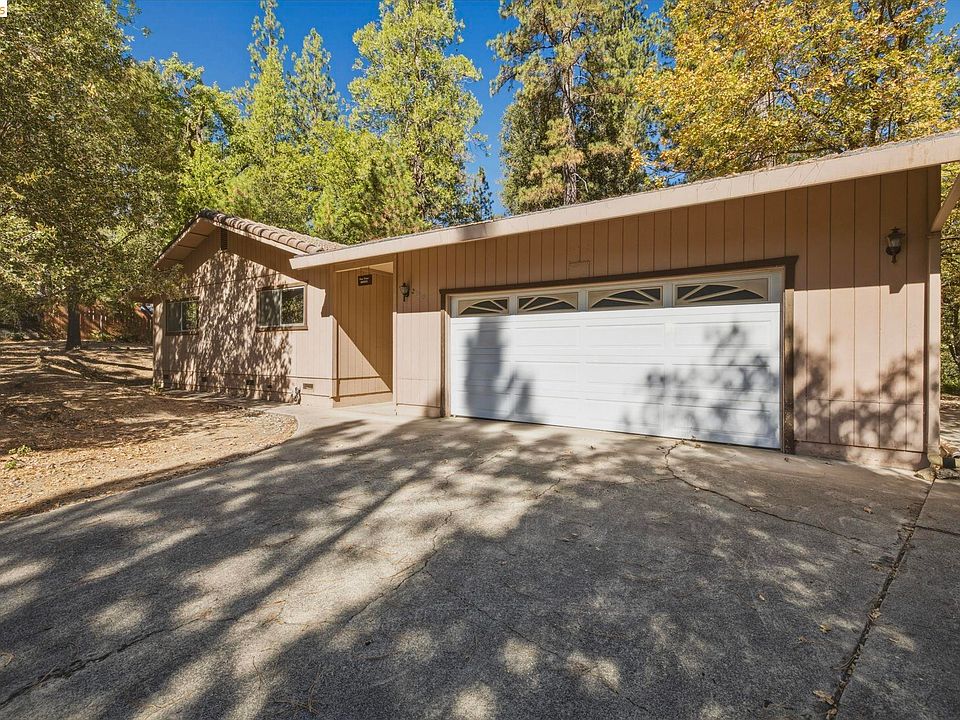 1st image of 21919 Fallview Dr