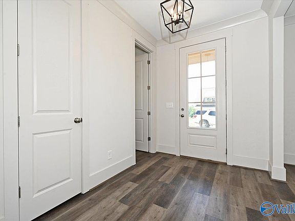 3rd image of 3005 Spencer Way