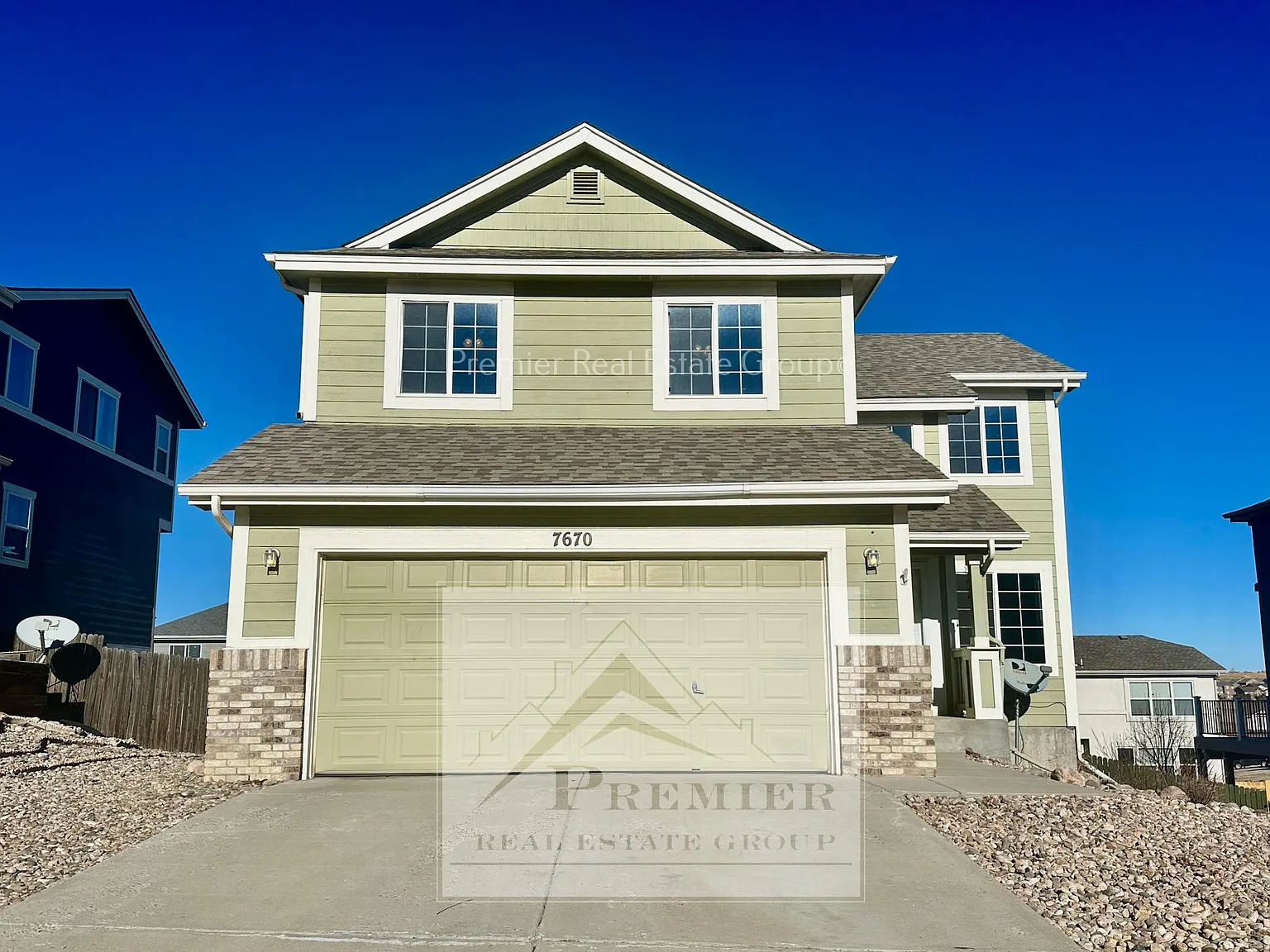 5 bed, 3.5 bath, 2317 sqft, $2,395 — Photo 1