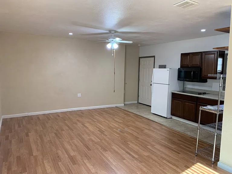225 Highland Ave #B — Photo 5