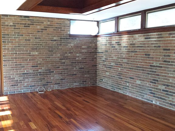 Another view of the living room, looking into the 4th bedroo