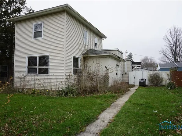 126 W Walnut St, North Baltimore, OH 45872