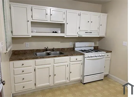 3702 Calvert Ave — Photo 7
