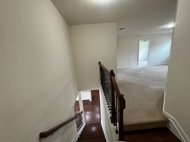 925 Lemster Ln — Photo 54
