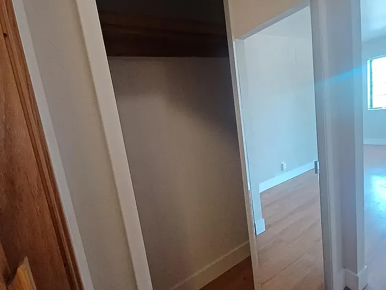 902 3rd St #9 — Photo 2