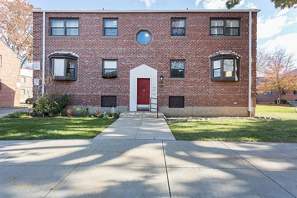 Sold by Keller Williams Realty Landmark | media 21