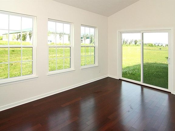5th image of 15213 Harmon Pl