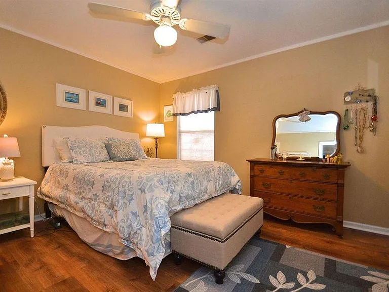 111 Mulberry Ln — Photo 12