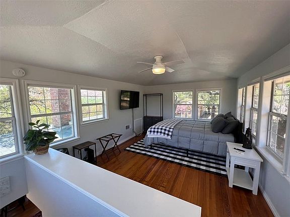 5th image of 115 Buffalo St