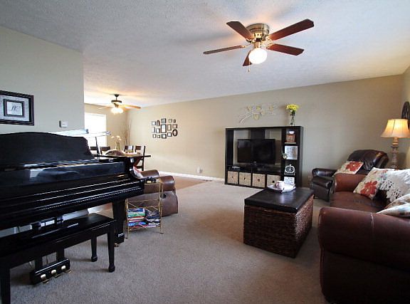 3rd image of 4215 Lariat Pl