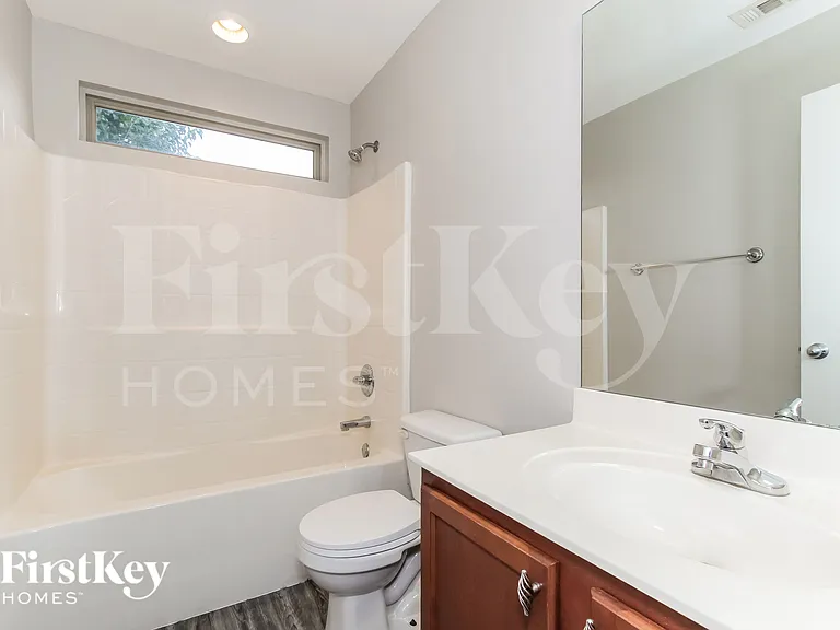 2045 Kensington Ct — Photo 16