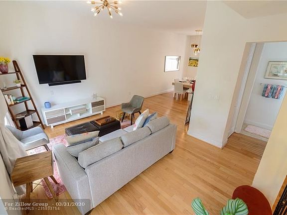 2nd image of 528 NE 7th Ave #2