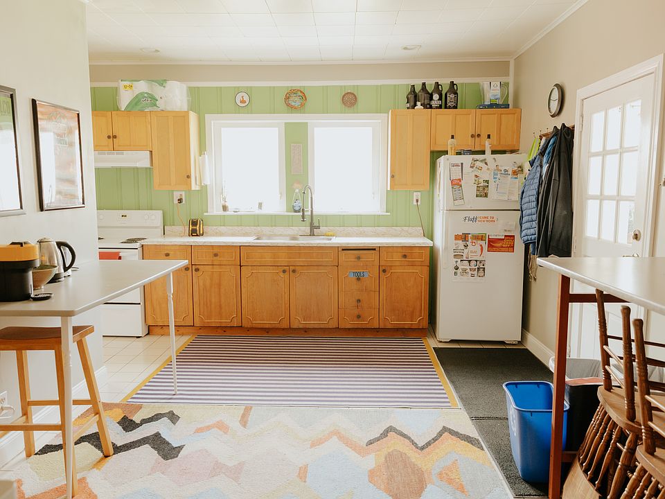 1st image of 110 Field St