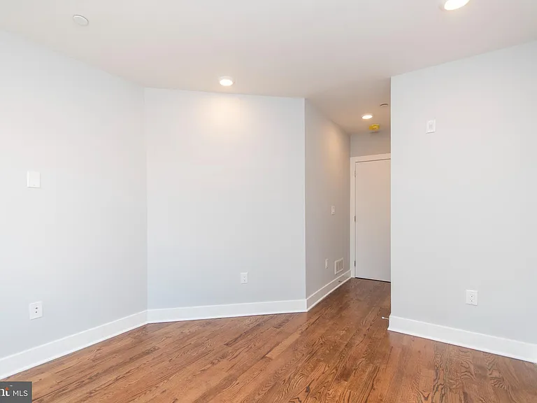 812 N Uber St #4 — Photo 9