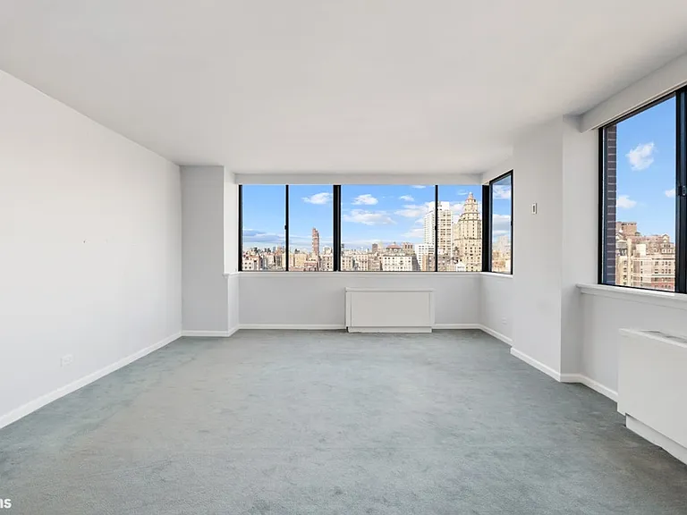 45 W 67th St #18A — Photo 2