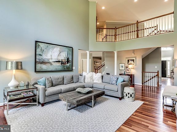 4th image of 4 Cattail Ln