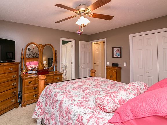 4th image of 114 Glencarin Dr