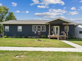 411 N Page St, Monona, IA 52159