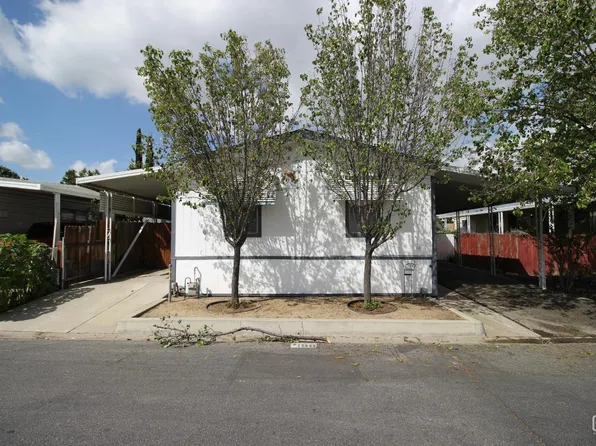 180 Kings Ln, Bakersfield, CA 93308